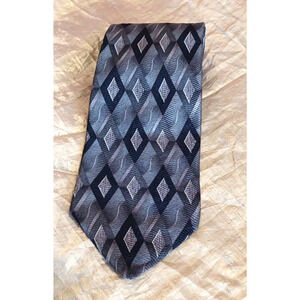 J. Ferrar All Silk Men's Necktie Tie Geometric Diamond Pattern Black Gray 0194